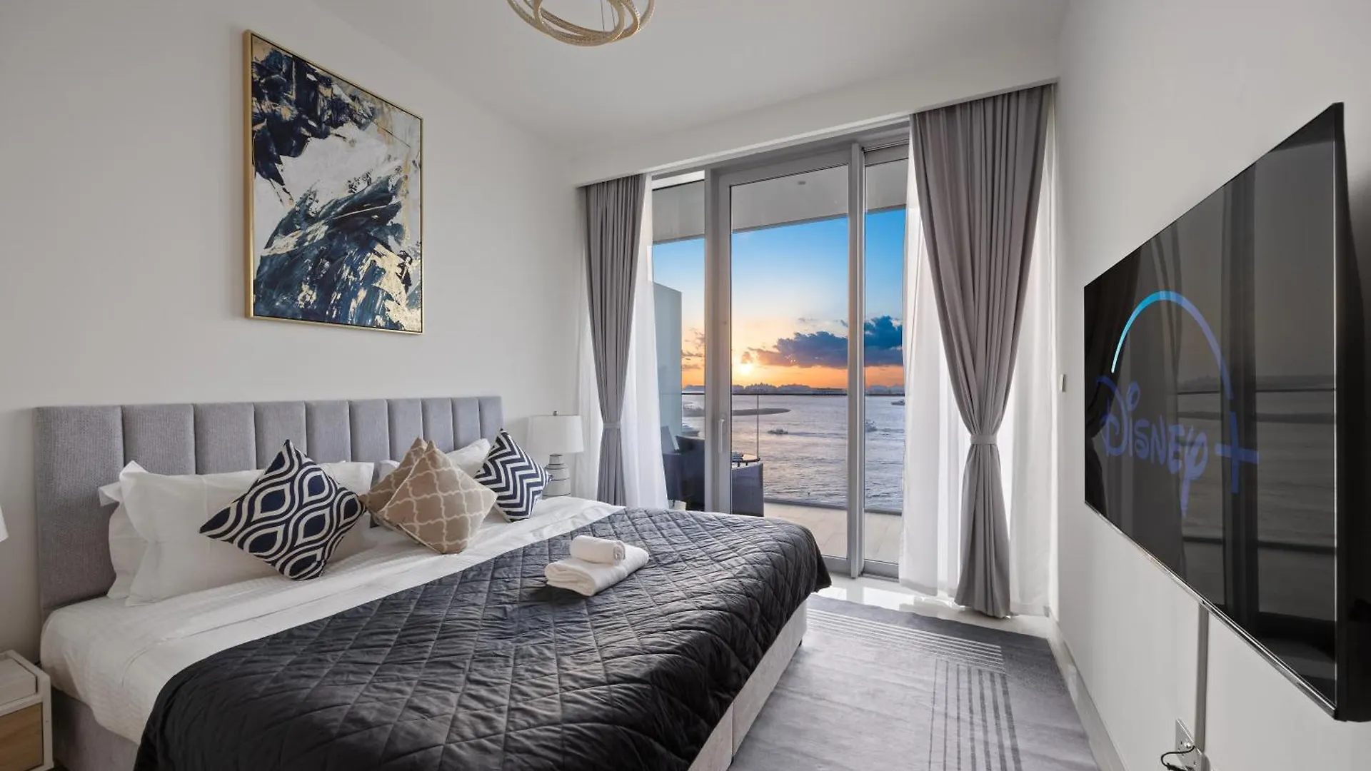 Your Stay Apartments Luxury Beachfront Living Dubaj